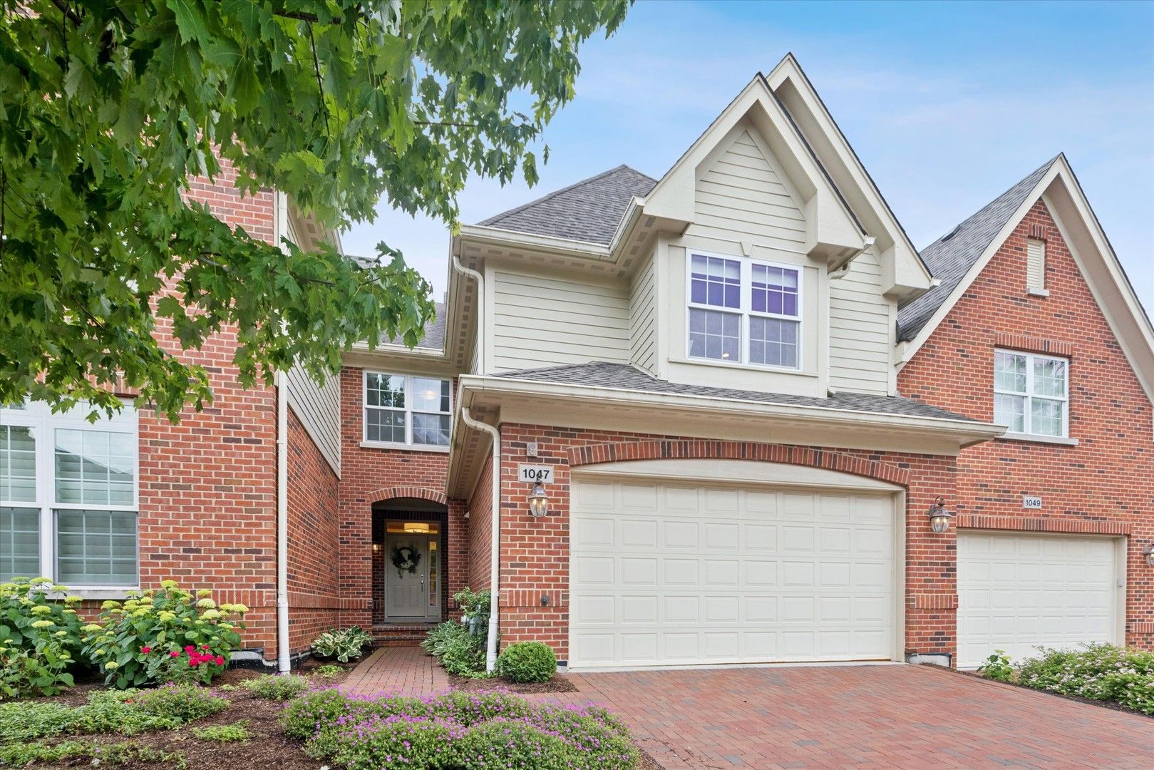 1047 Hickory Drive — Western Springs, IL 60558