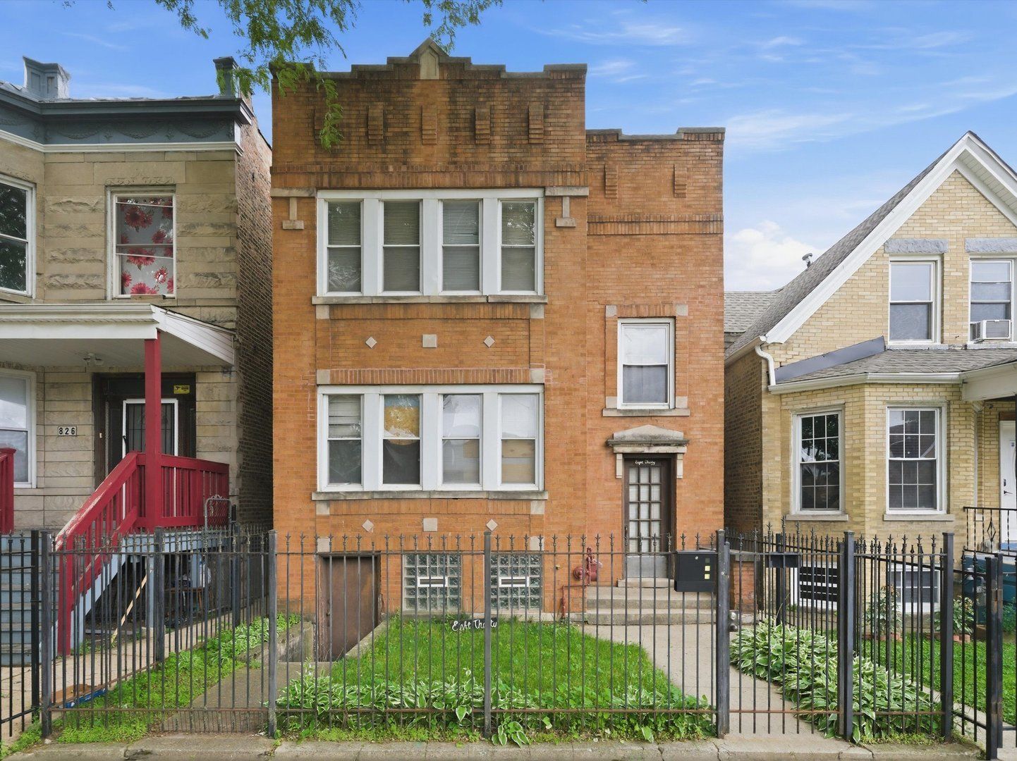 830 N DRAKE Avenue — Chicago, IL 60651