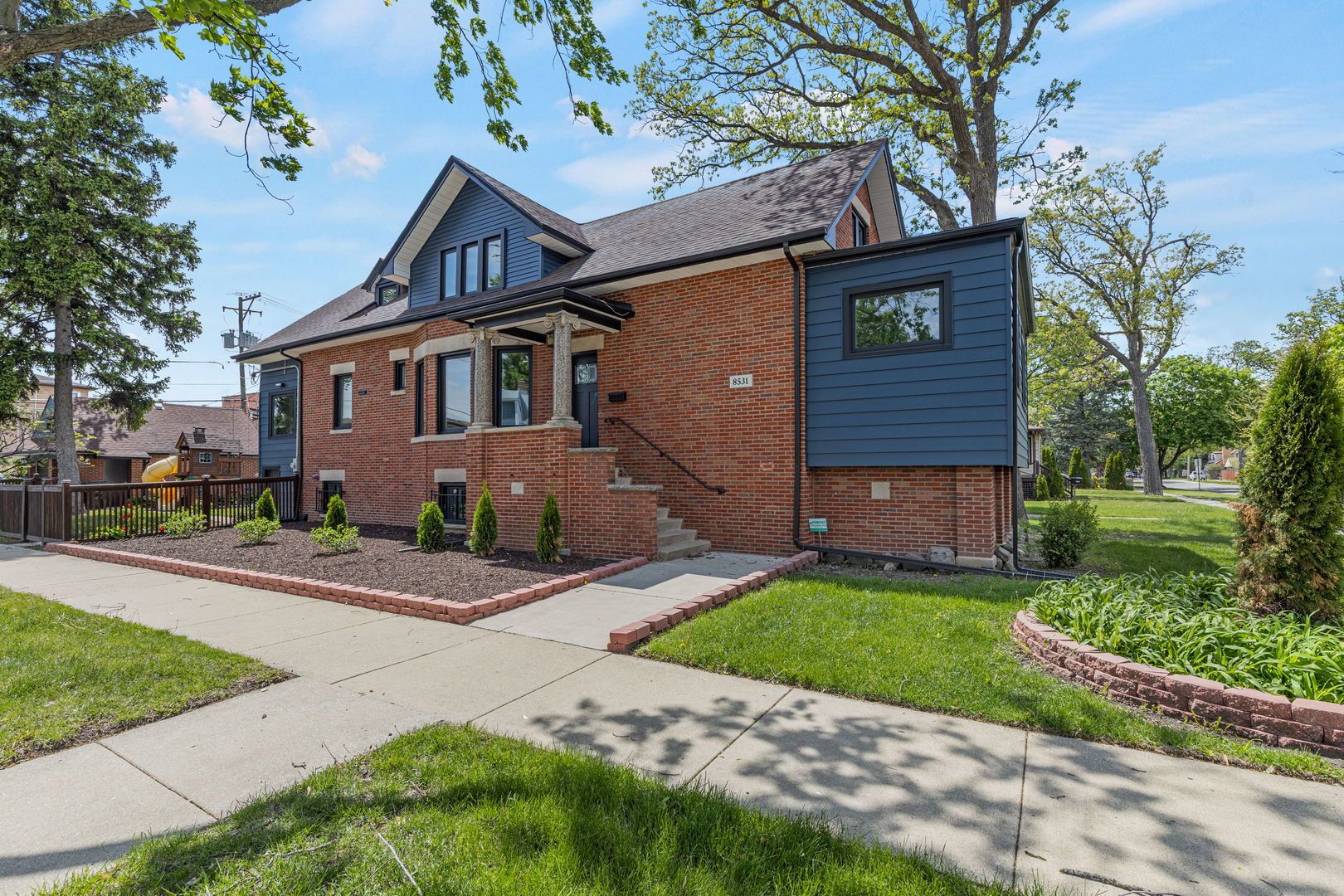 8531 Center Street — River Grove, IL 60171