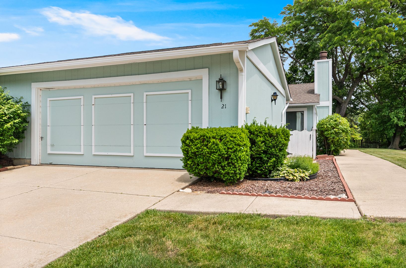21 Wake Robin Court — Woodridge, IL 60517