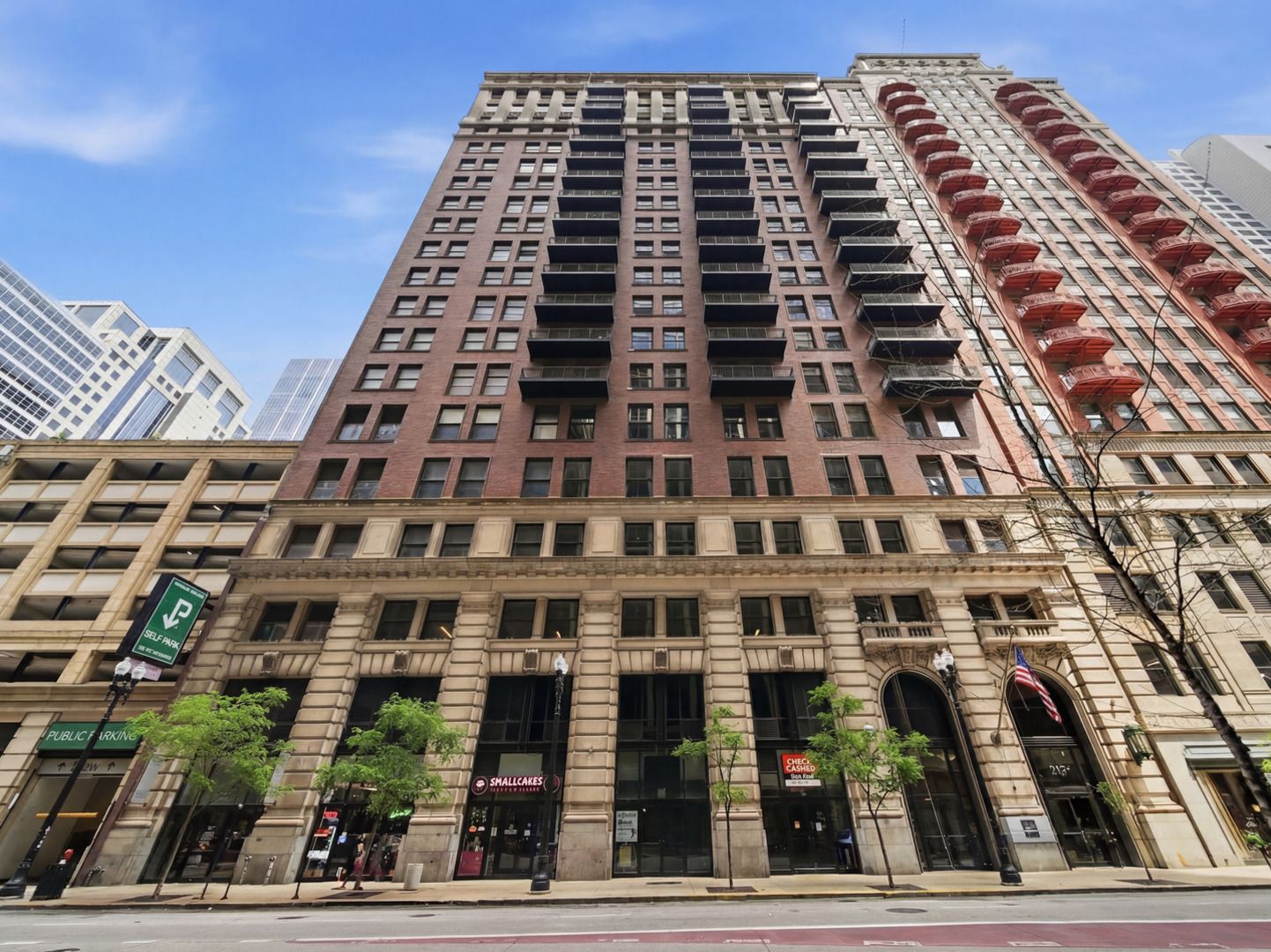 212 W Washington Street #1707 — Chicago, IL 60606