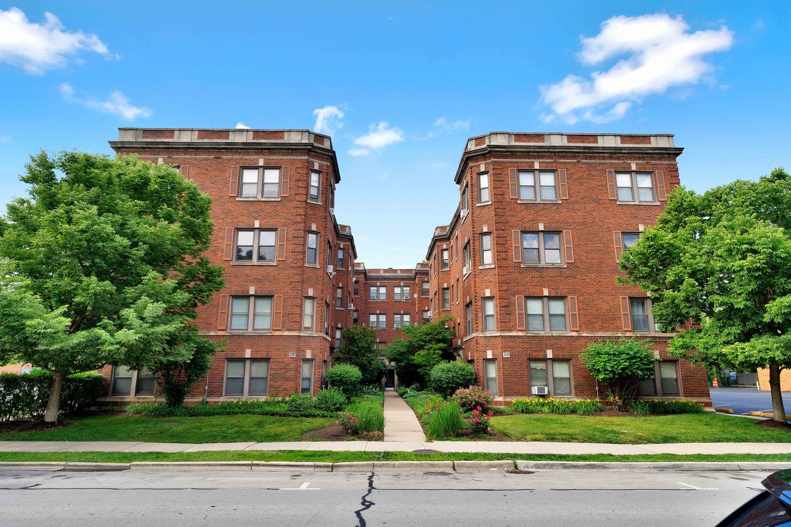 58 Forest Avenue #2S — Riverside, IL 60546