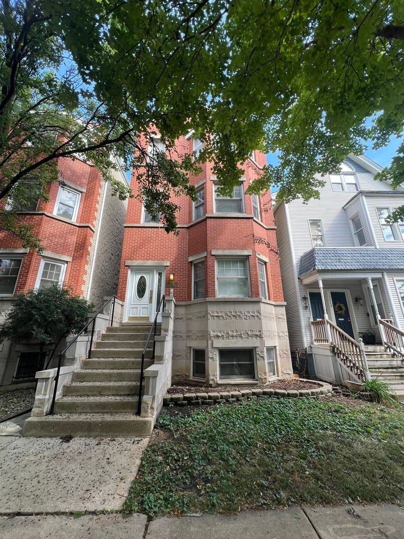 1442 W Melrose Street — Chicago, IL 60657