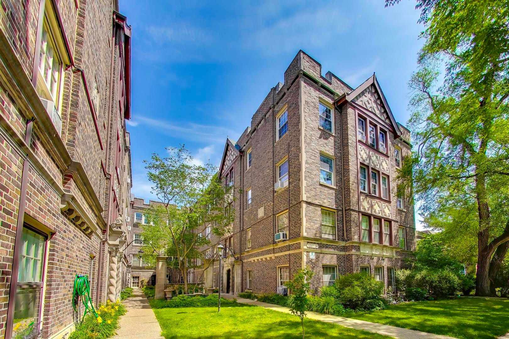 1219 Hull Terrace #2b — Evanston, IL 60202