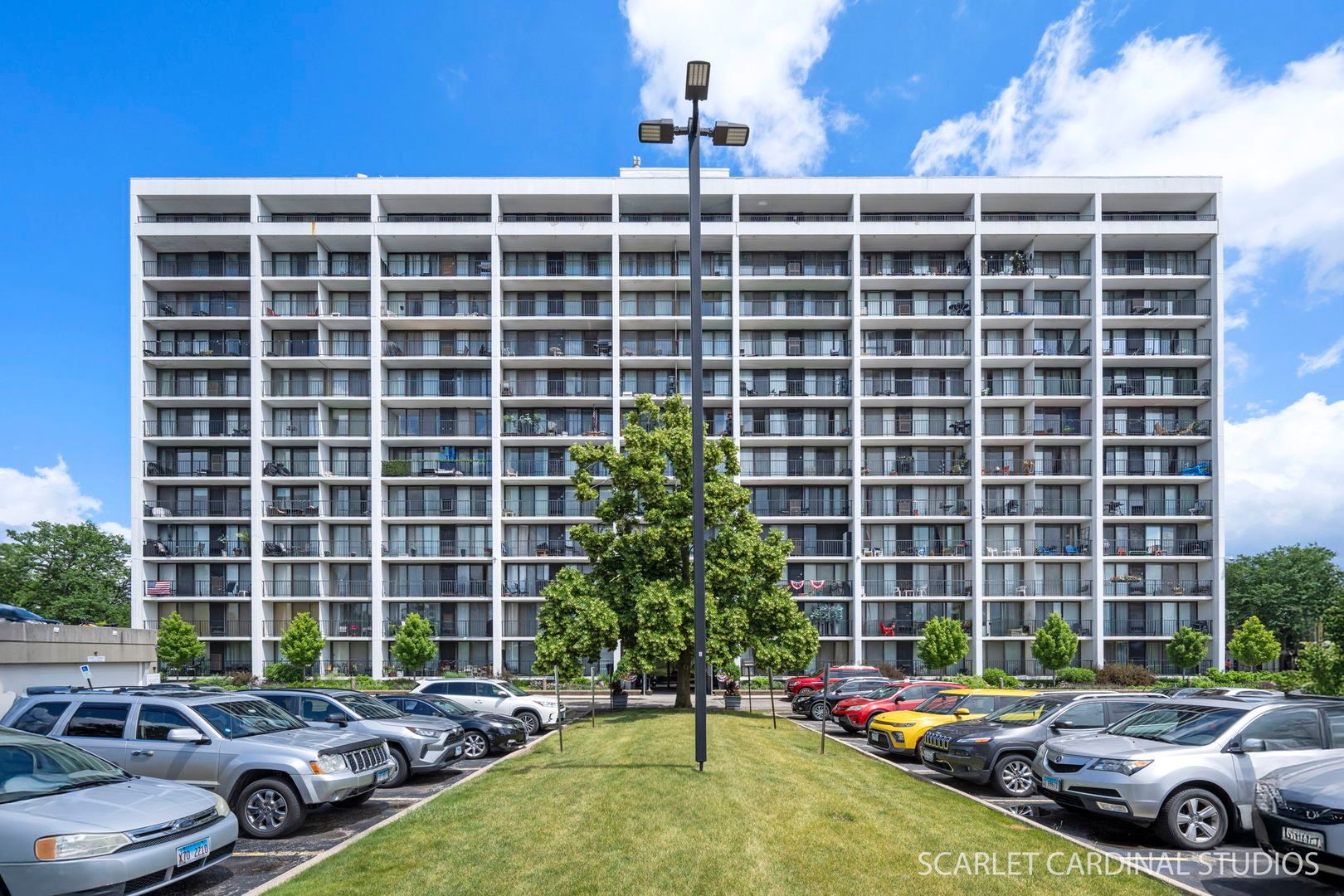 2005 S Finley Road #703 — Lombard, IL 60148