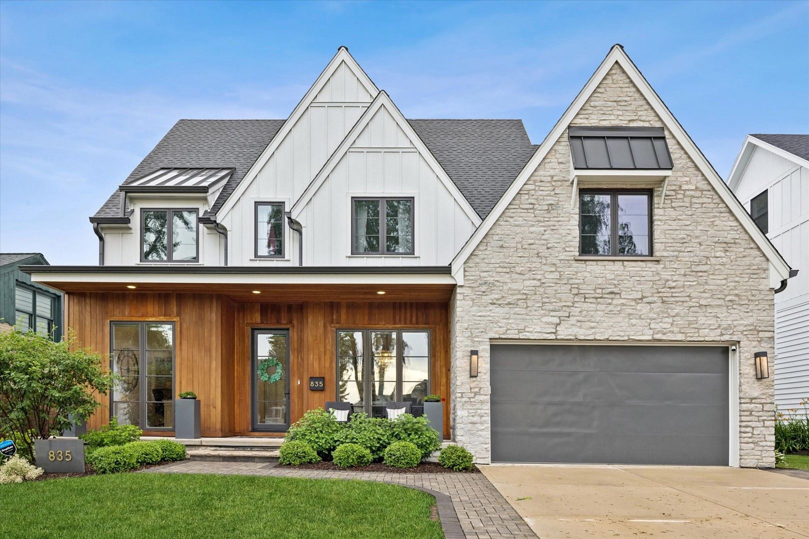 835 S Cambridge Avenue — Elmhurst, IL 60126