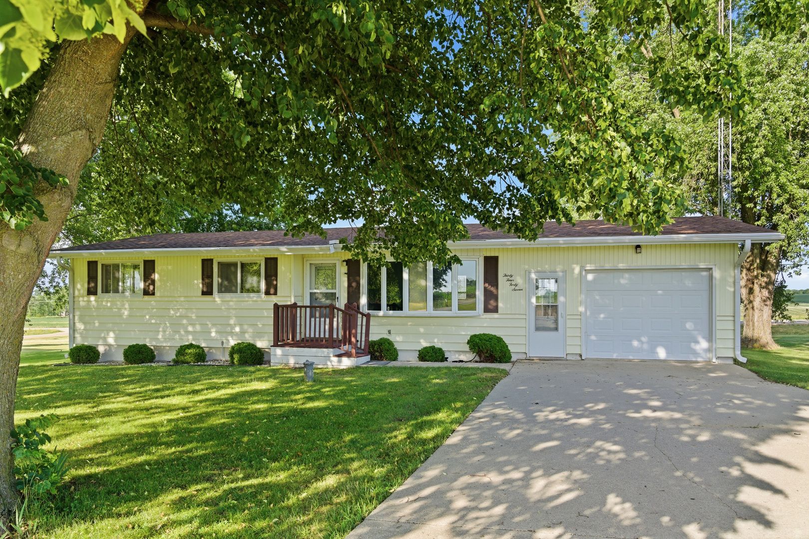 3447 Hilldale Drive — Freeport, IL 61032