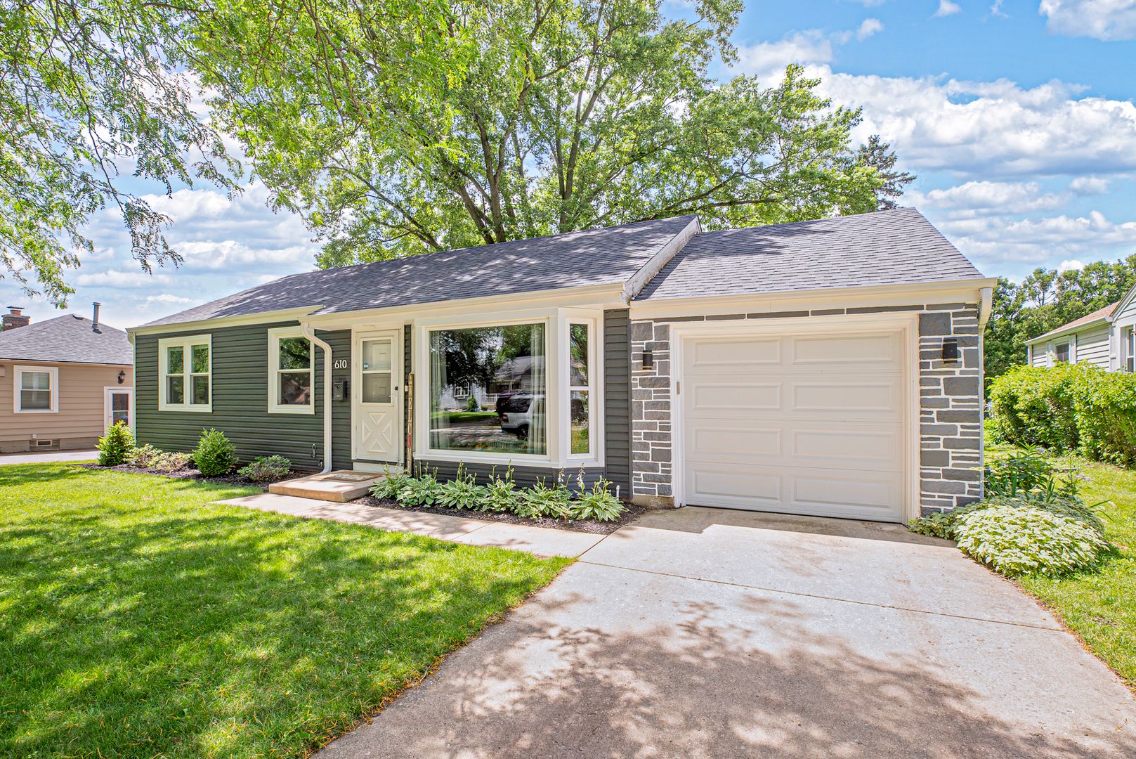 610 S 2nd Street — West Dundee, IL 60118