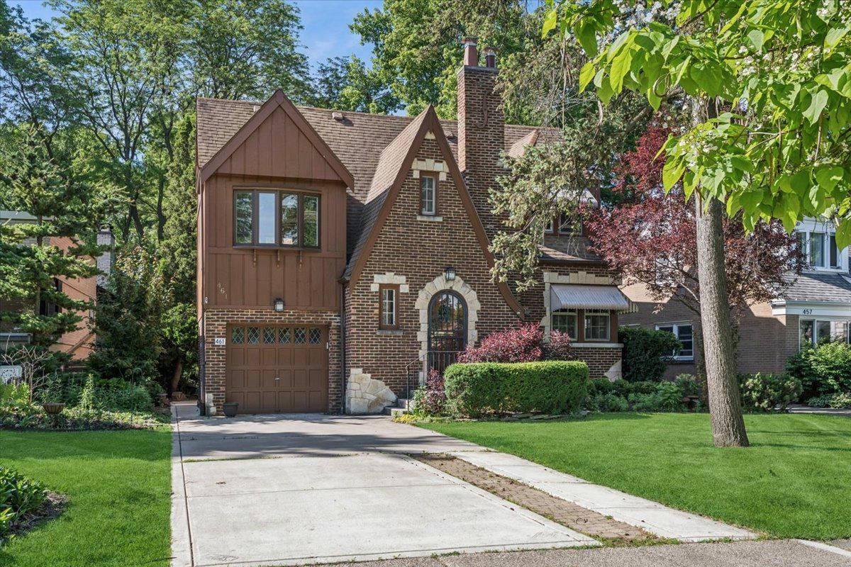 461 Uvedale Road — Riverside, IL 60546