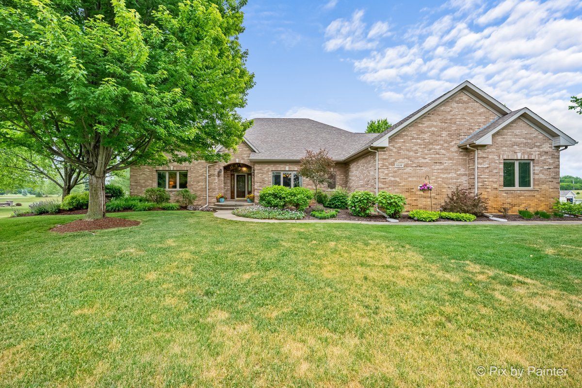 8316 Eagle Ridge — Spring Grove, IL 60081