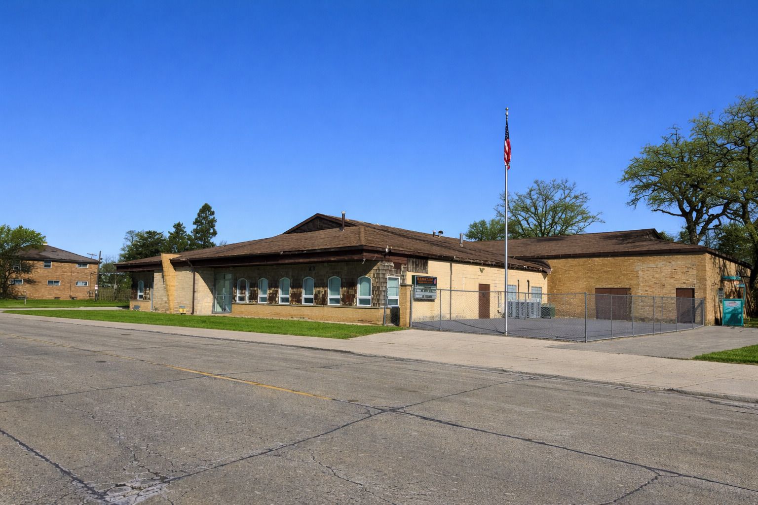 742 W Greenwood Avenue — Waukegan, IL 60087