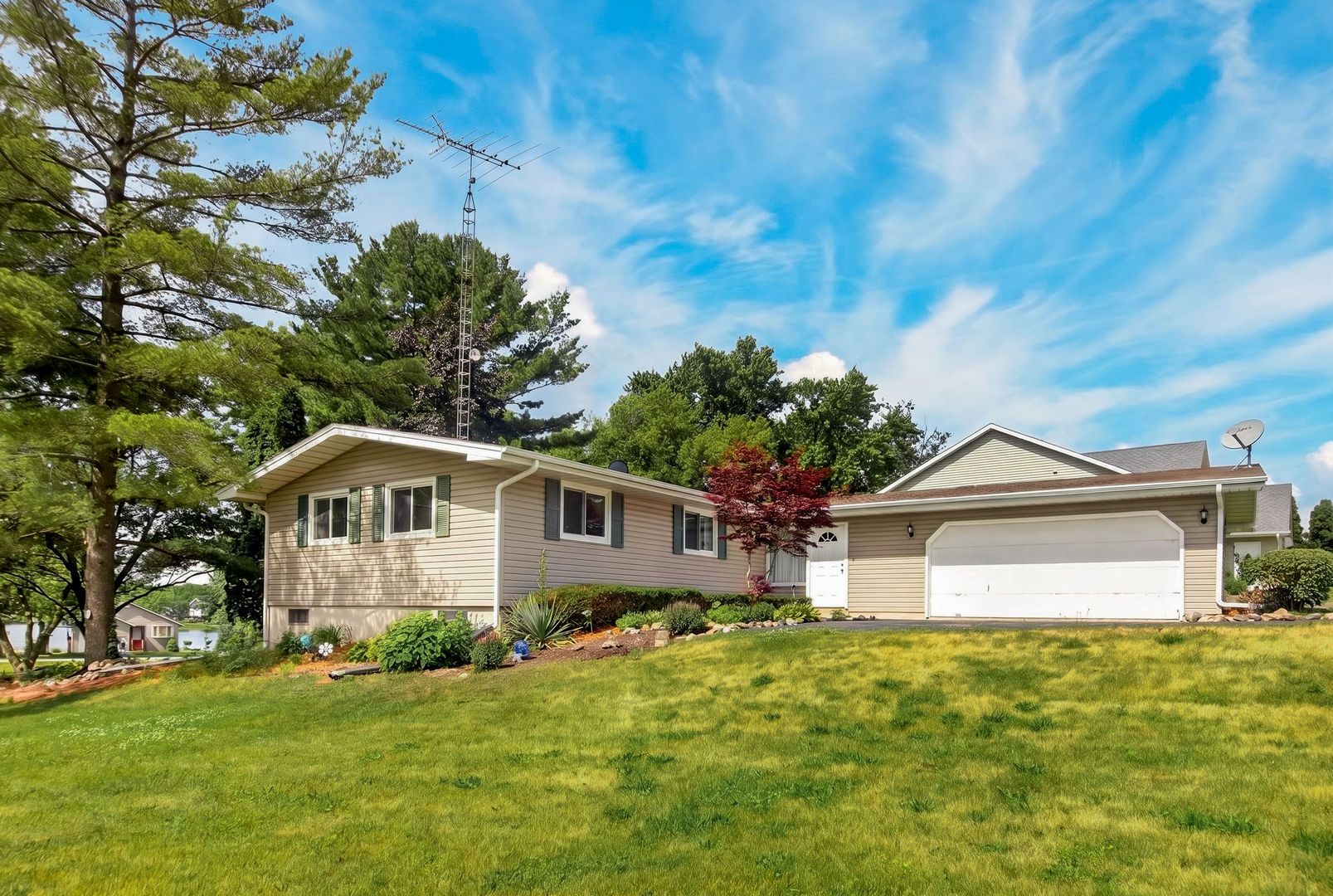 132 VALHALLA Drive — Poplar Grove, IL 61065