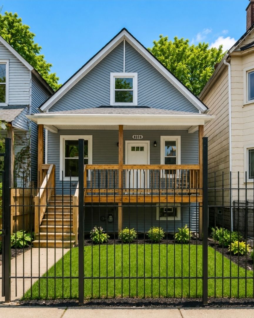 8008 S Muskegon Avenue — Chicago, IL 60617