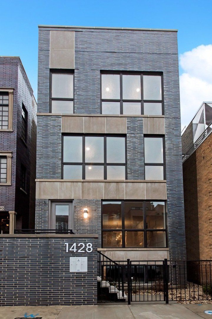 1428 W Grand Avenue #2 — Chicago, IL 60642