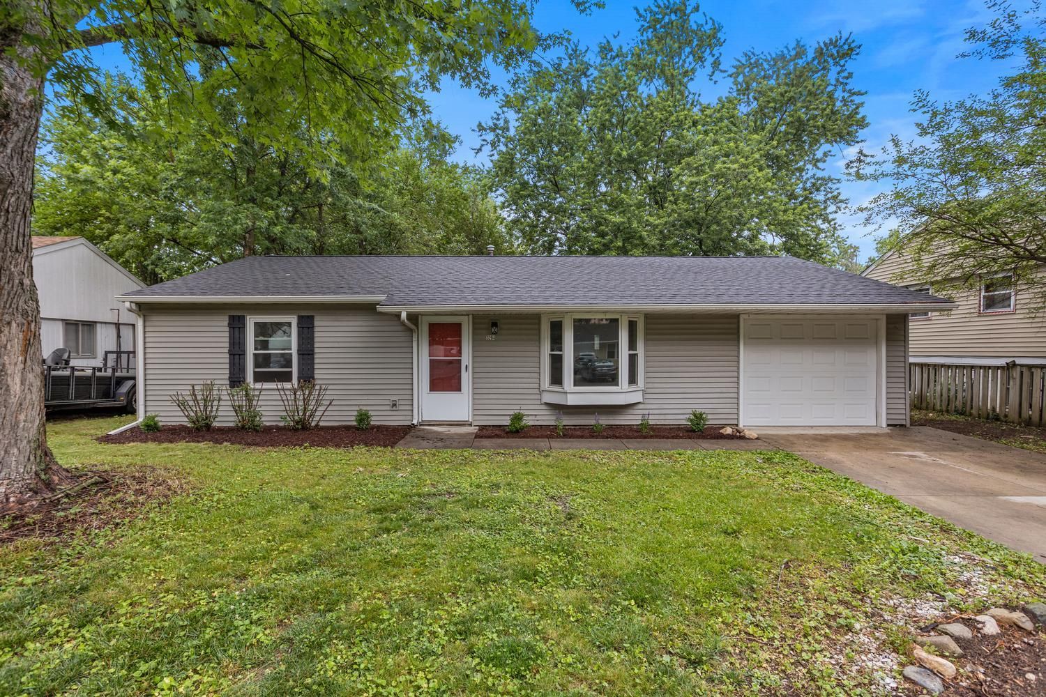 3204 Sylvan Drive — Champaign, IL 61821