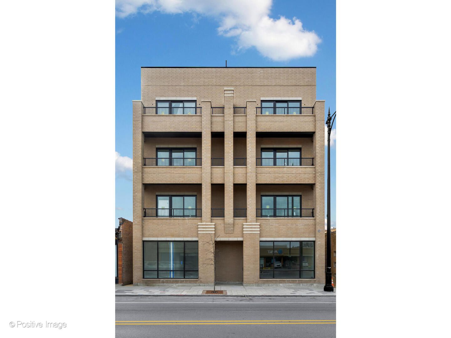 5340 N Lincoln Avenue #202 — Chicago, IL 60625