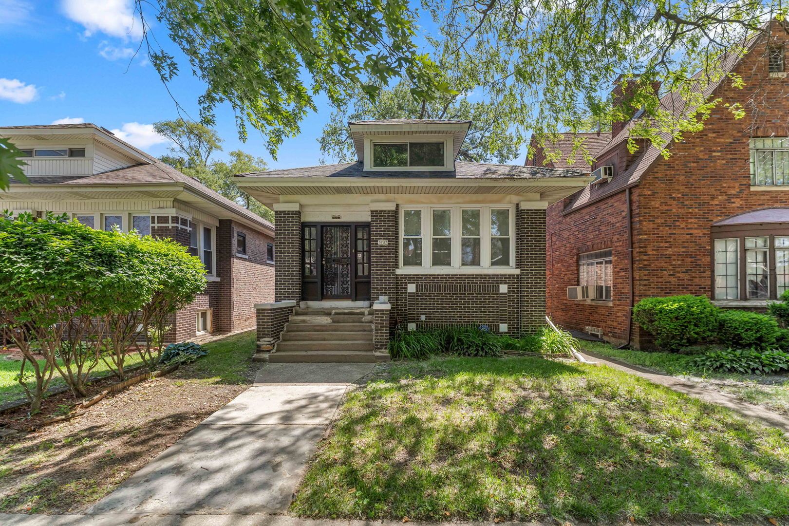 7651 S Cregier Avenue — Chicago, IL 60649