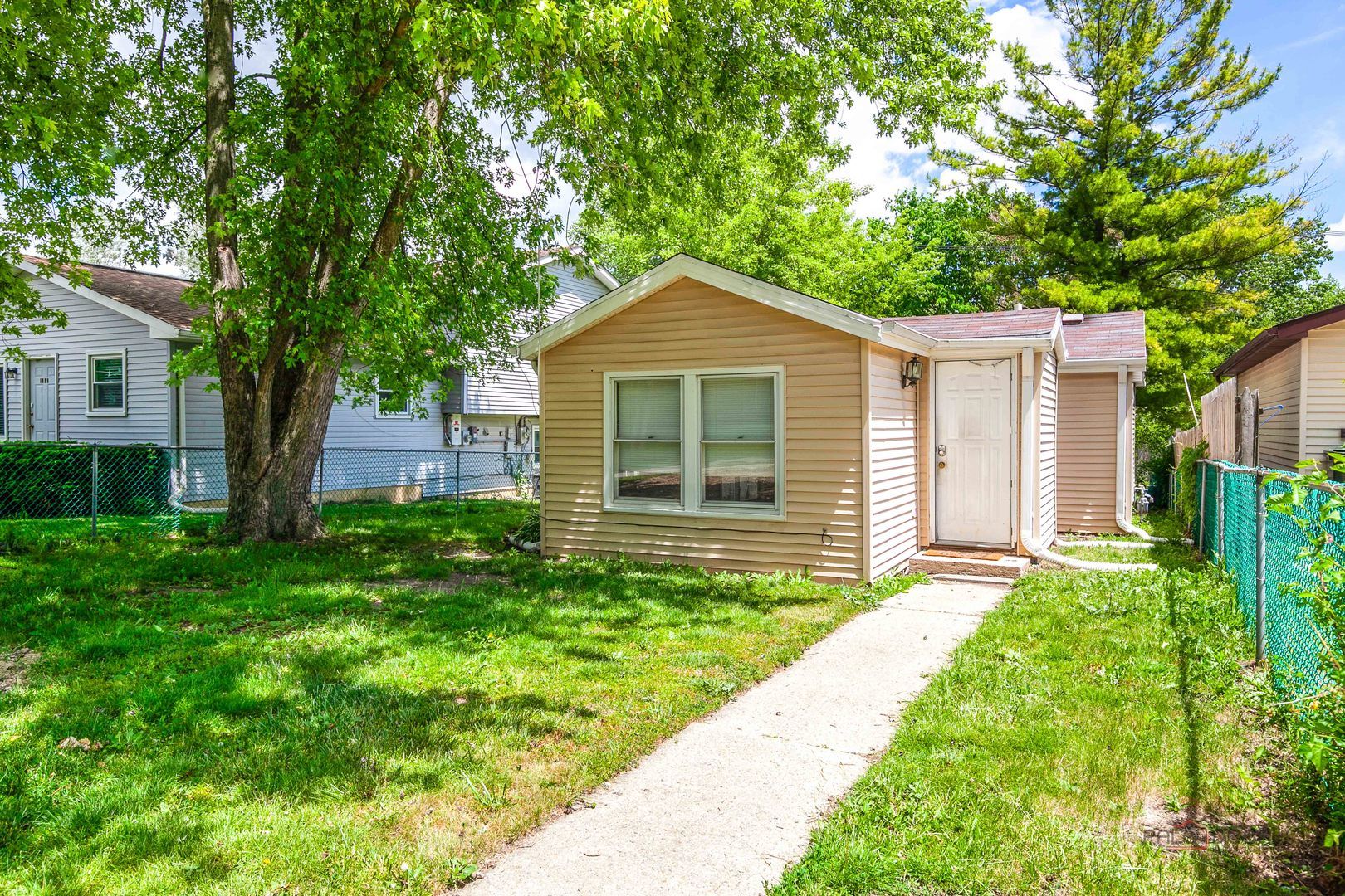 1809 Galilee Avenue — Zion, IL 60099