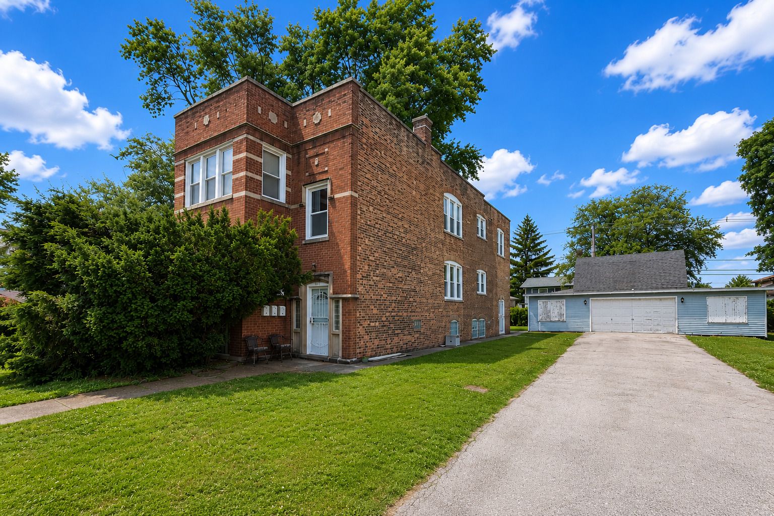 16530 Winchester Avenue — Markham, IL 60428