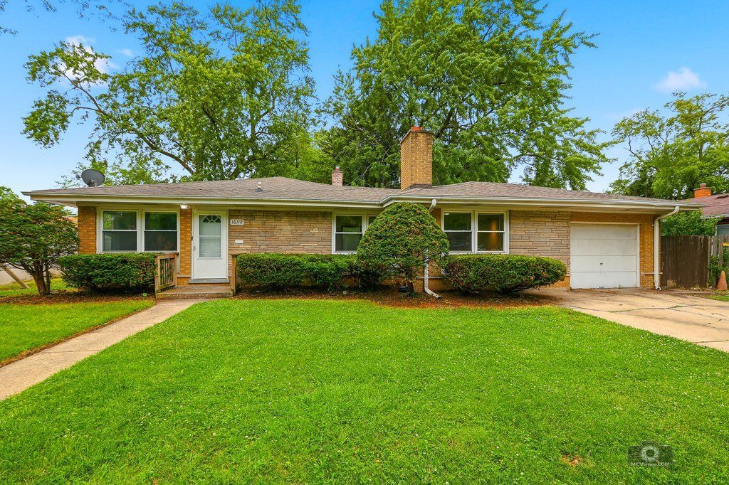16112 University Avenue — South Holland, IL 60473