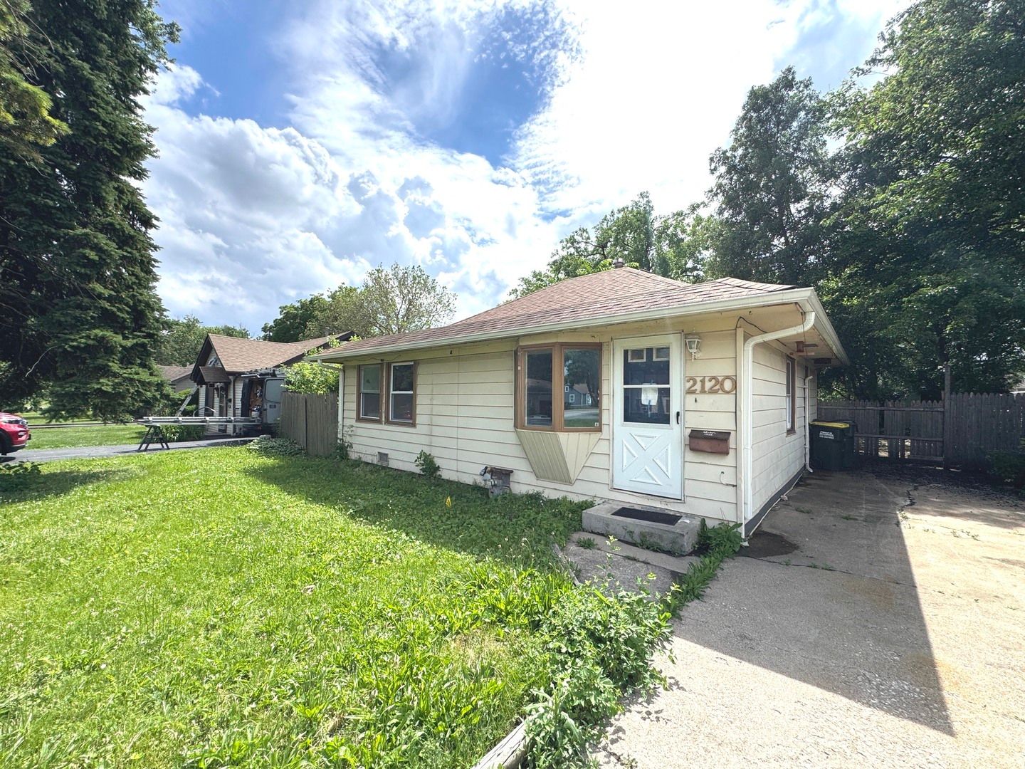 2120 EMERSON Avenue — Melrose Park, IL 60164