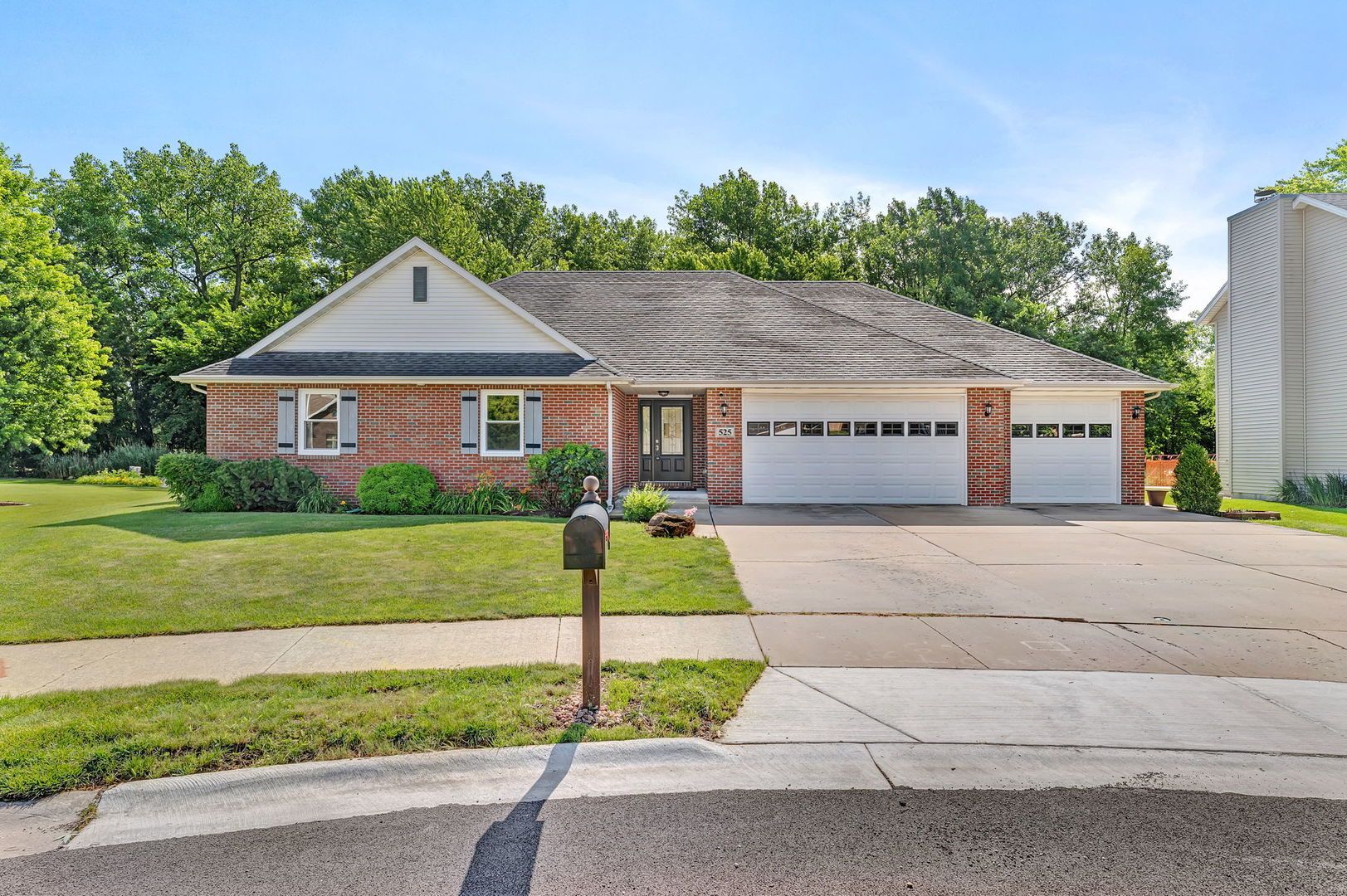 525 Stacey Court — Braidwood, IL 60408