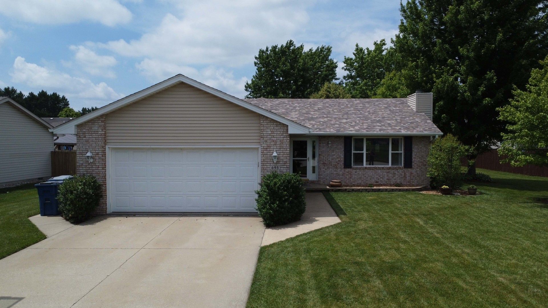 695 Cherokee Drive — Bourbonnais, IL 60914