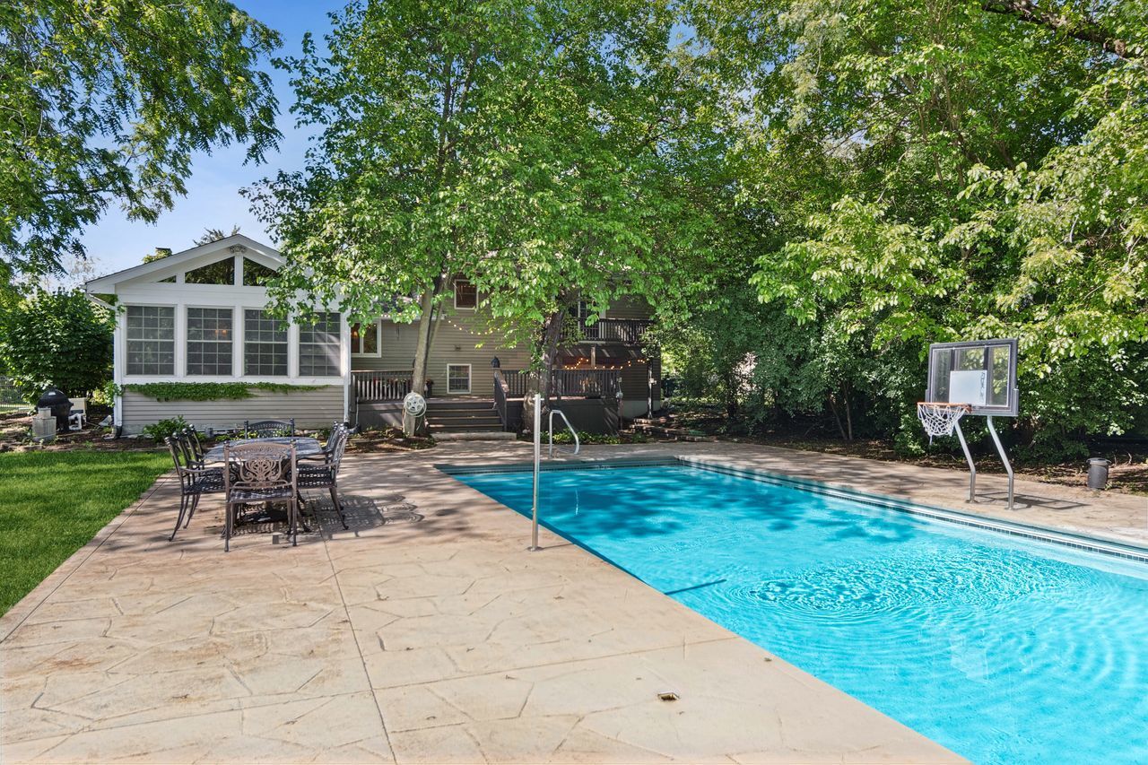 1336 Foxglove Drive — Batavia, IL 60510