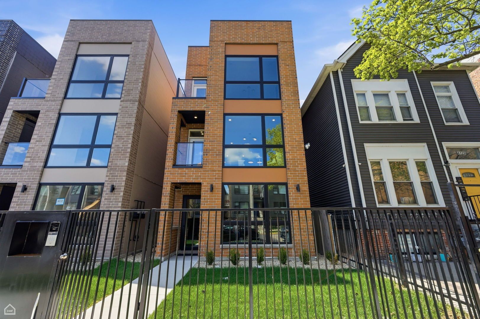 4130 S calumet Avenue — Chicago, IL 60653