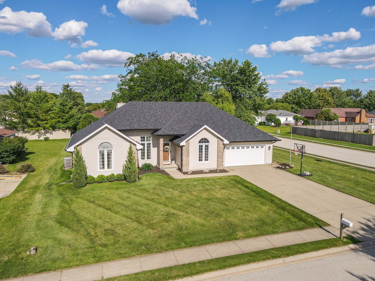500 Willow Road — Manteno, IL 60950