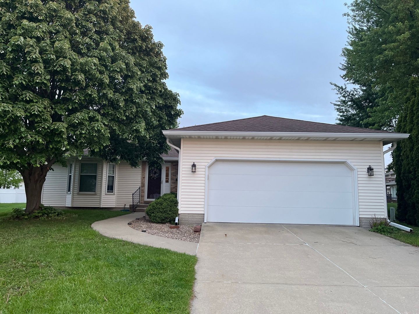 3 Tatiana Court — Bloomington, IL 61704