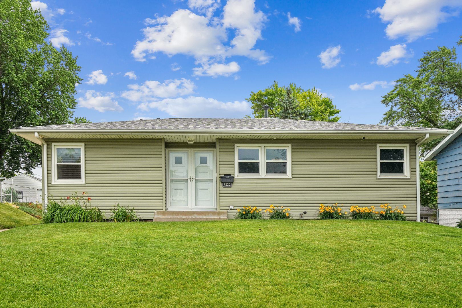 2833 Magnolia Drive — Bettendorf, IA 52722