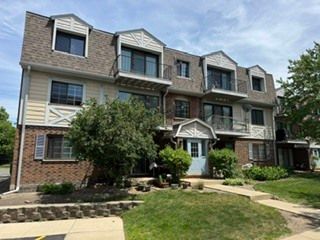 3250 Sanders Road #10C — Northbrook, IL 60062