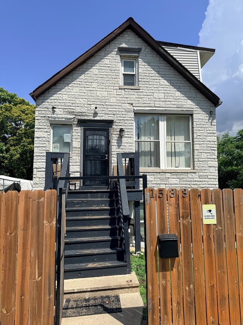 1533 S Kilbourn Avenue — Chicago, IL 60623