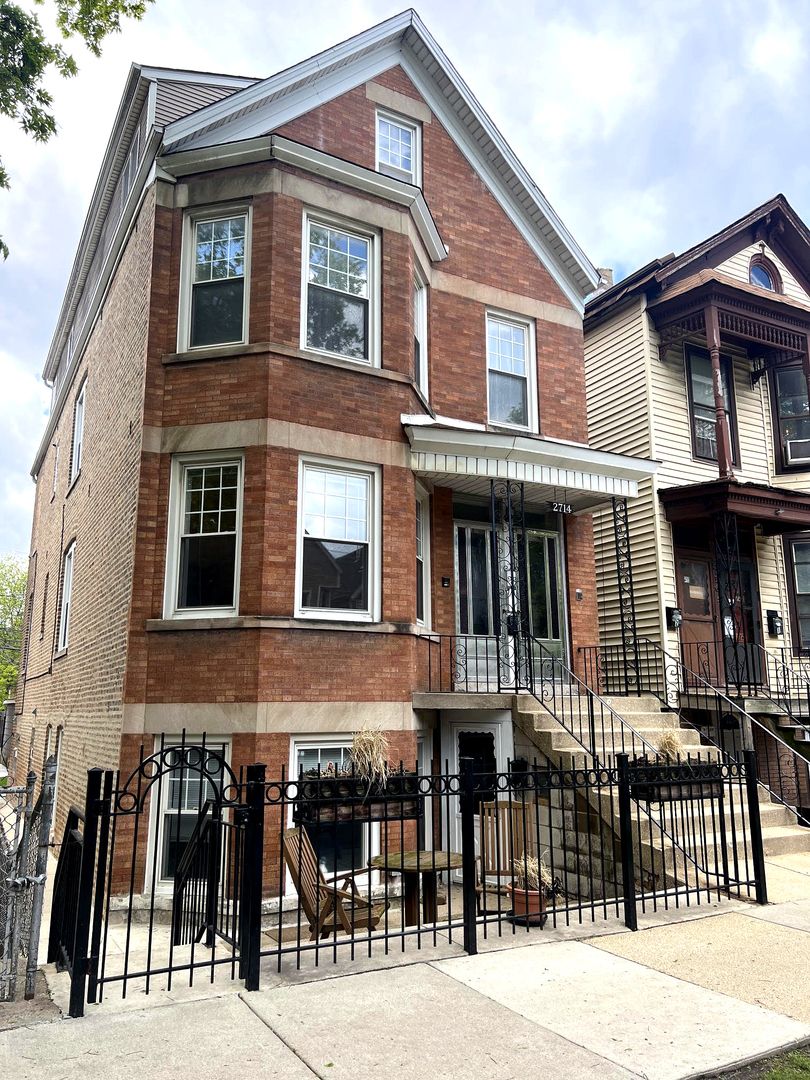2714 N Marshfield Avenue — Chicago, IL 60614