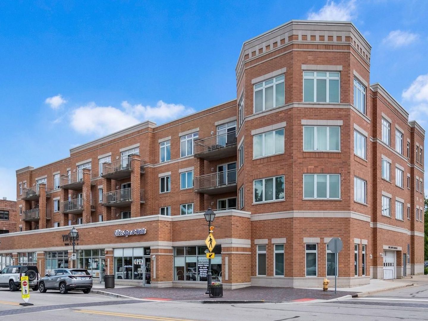 1 S Lincoln Avenue #410 — Lombard, IL 60148