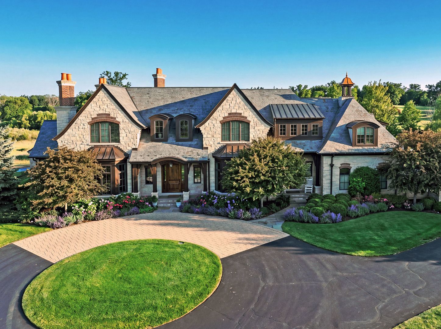 1330 W Whitmore Court — Lake Forest, IL 60045