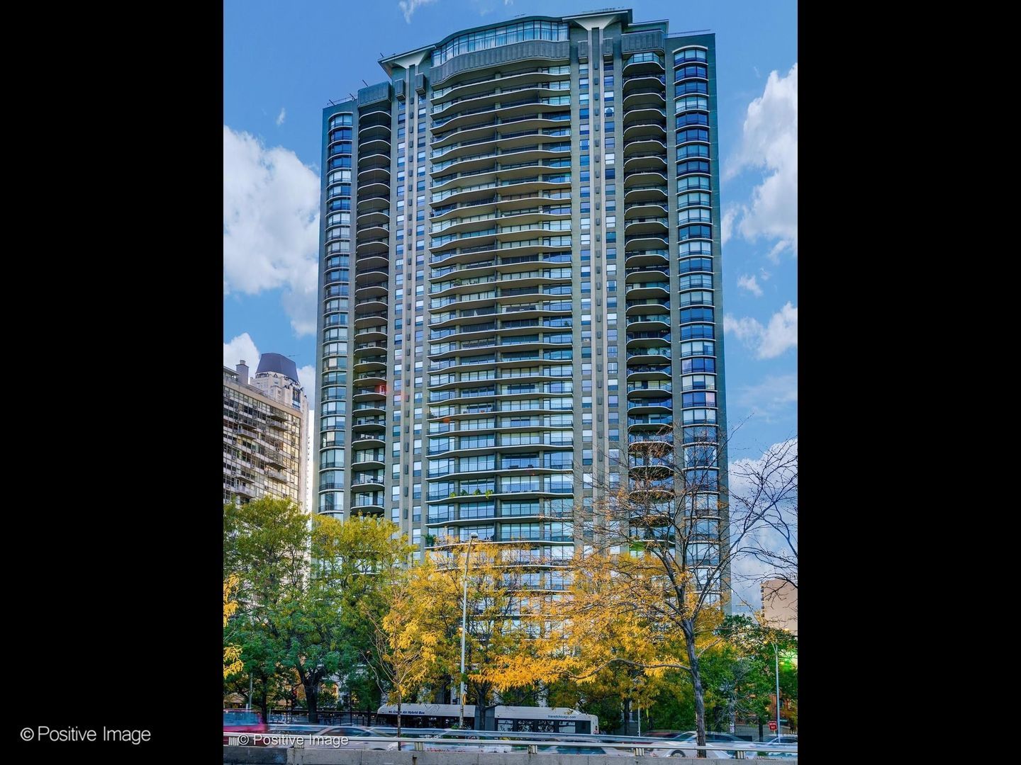 1040 N Lake Shore Drive #7C — Chicago, IL 60611