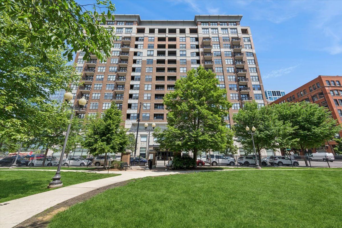 849 N Franklin Street #1121 — Chicago, IL 60610