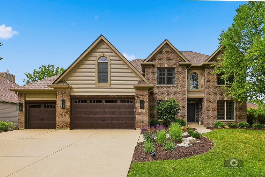 612 Pine Street — Sugar Grove, IL 60554