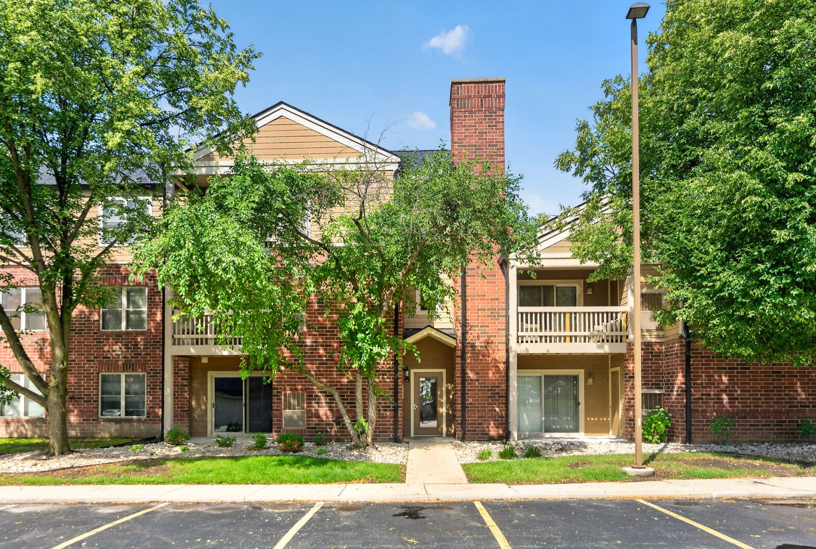 104 Glengarry Drive #106 — Bloomingdale, IL 60108