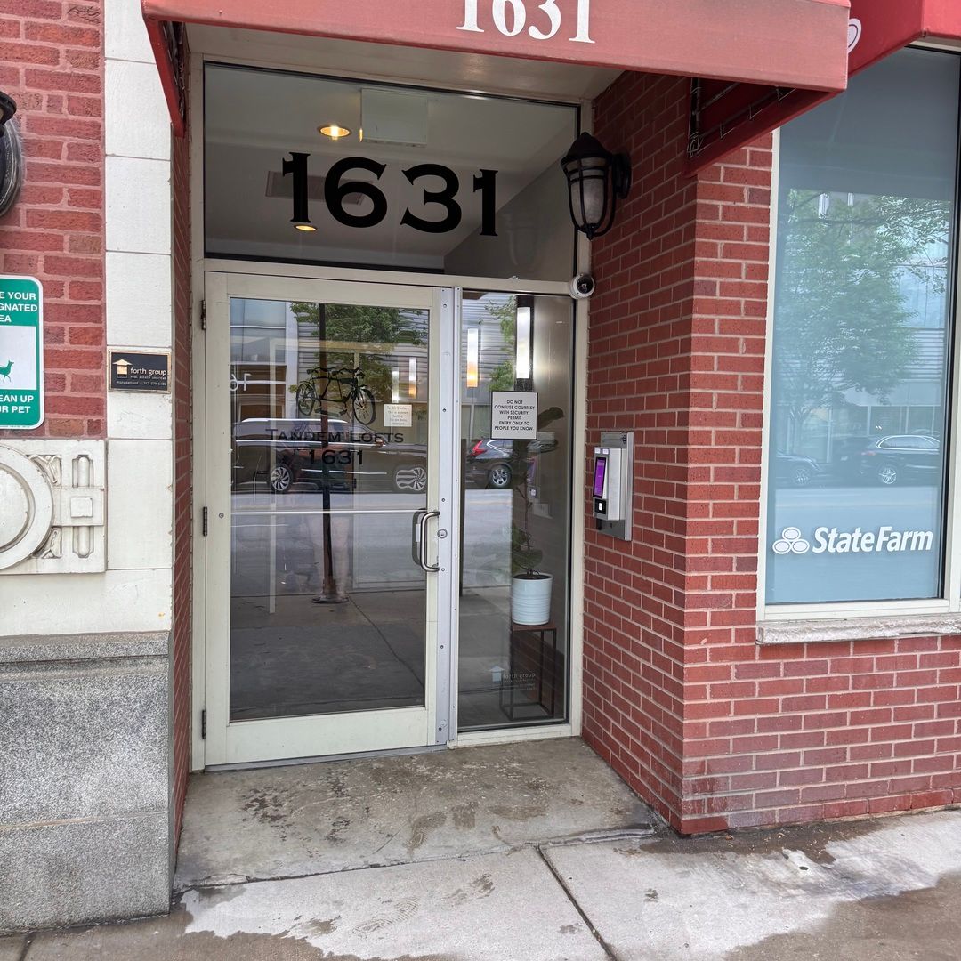 1631 S Michigan Avenue #402 — Chicago, IL 60616