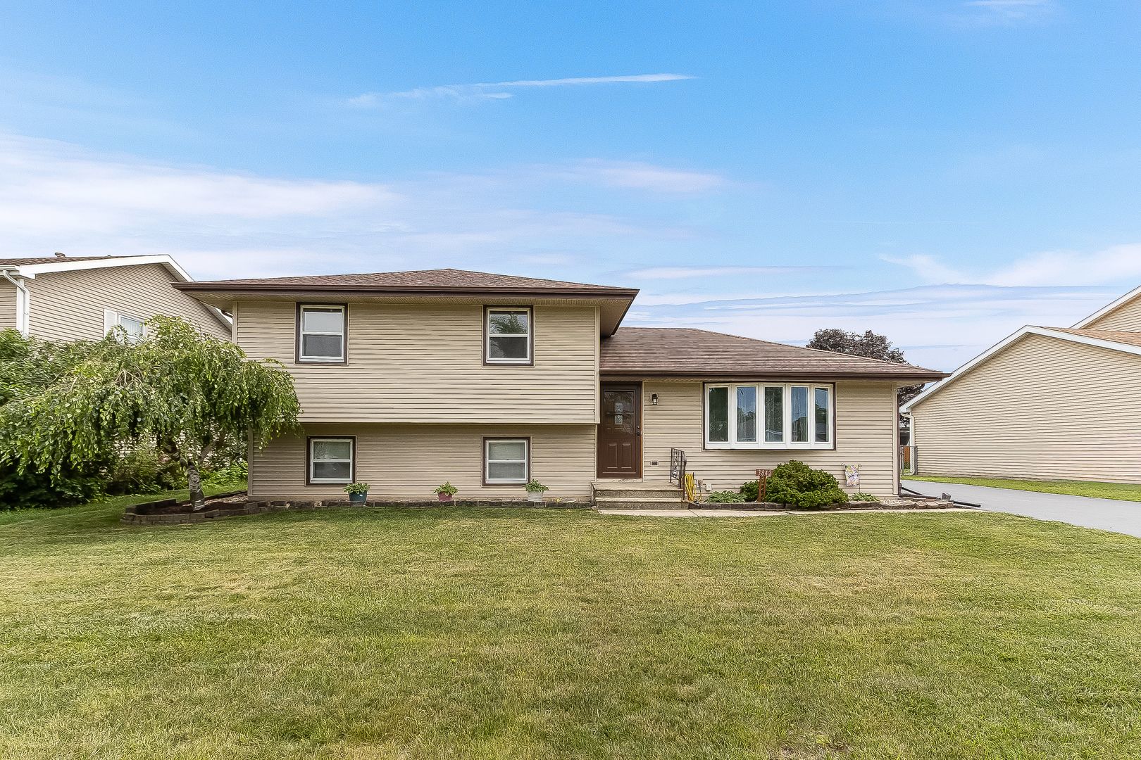 3842 Jonathan Simpson Drive — Joliet, IL 60431