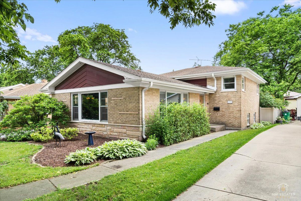 532 N Redfield Court — Park Ridge, IL 60068