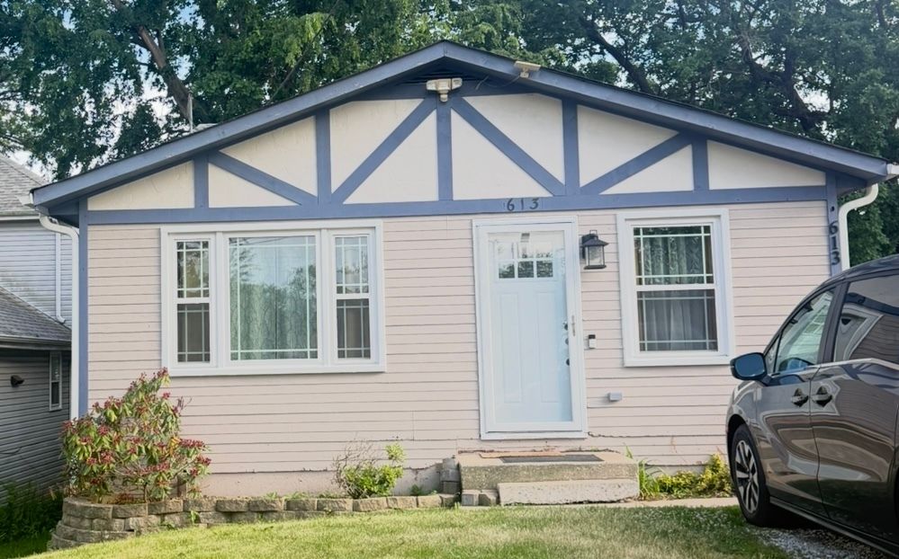 613 Oakwood Drive — Round Lake Beach, IL 60073