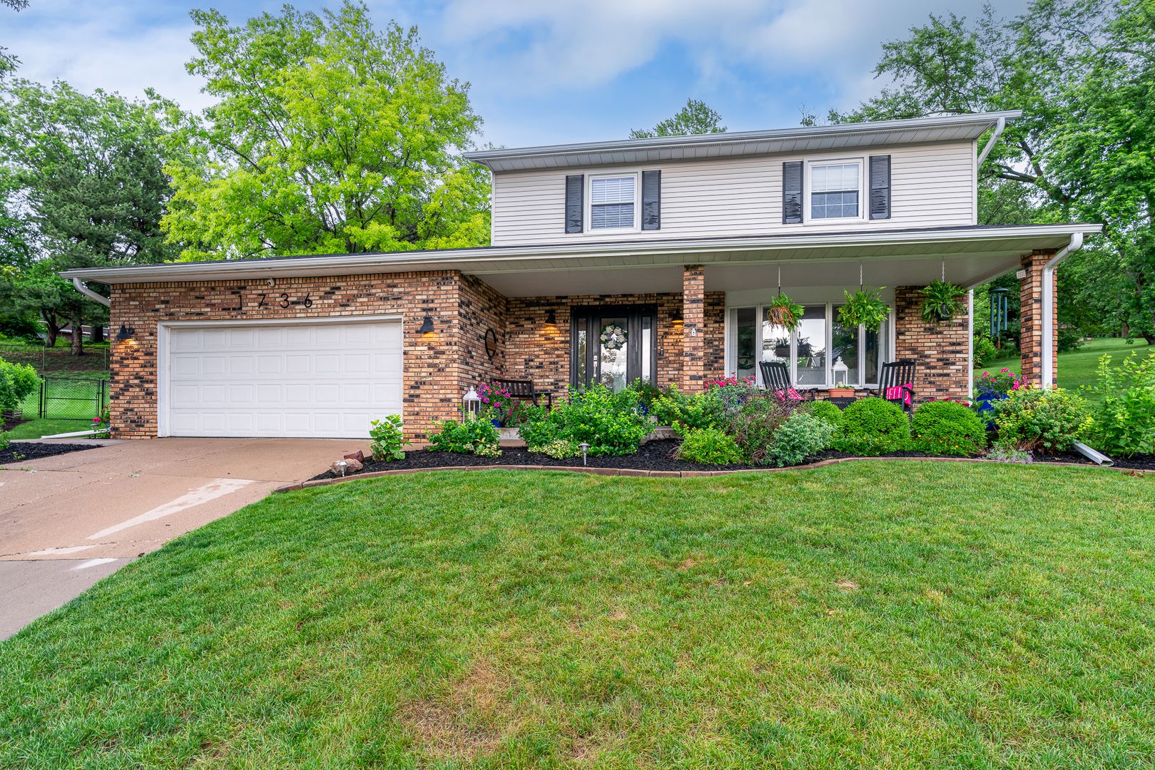1736 E 42nd Court — Davenport, IA 52807