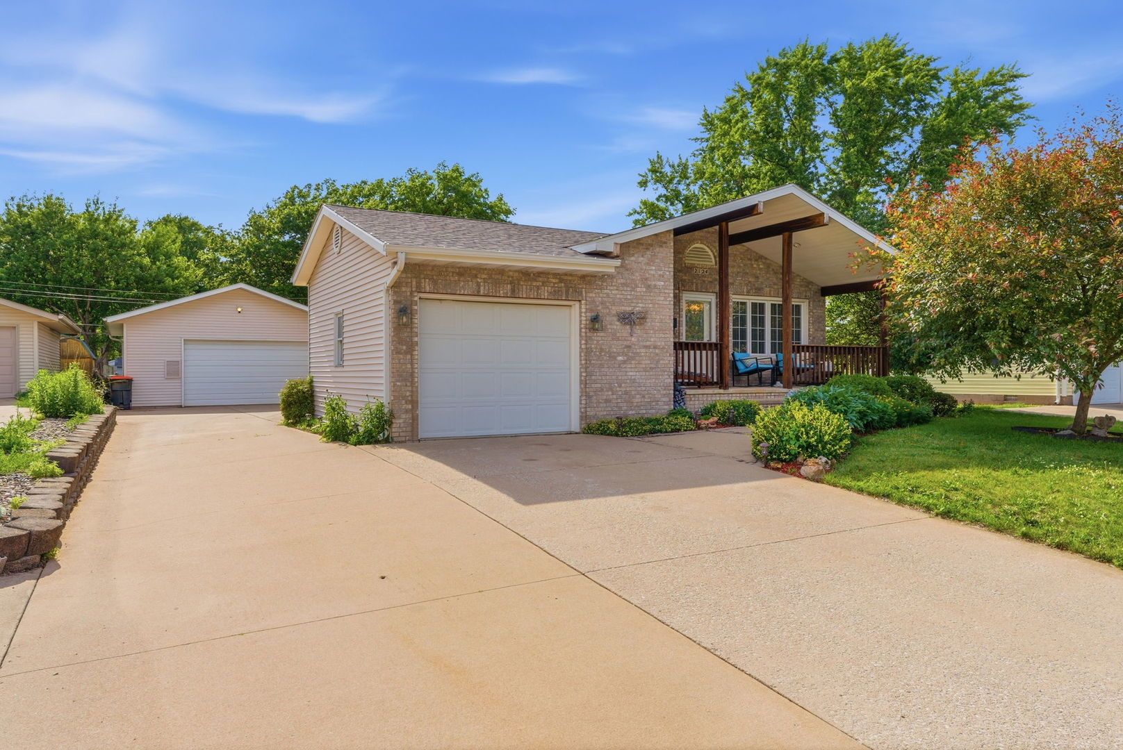 2124 N Gayman Avenue — Davenport, IA 52804