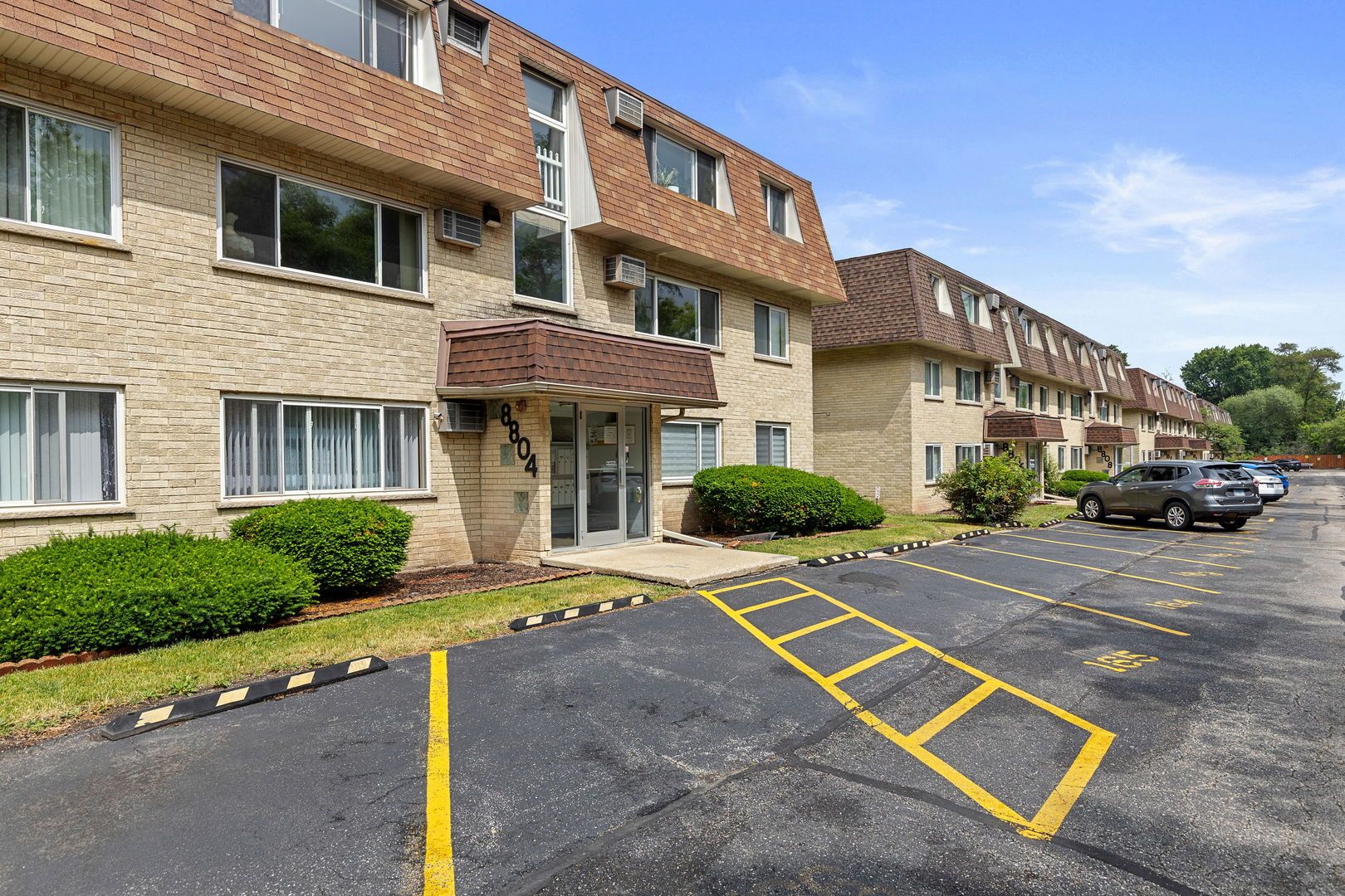 8804 Briar Court #2C — Des Plaines, IL 60016