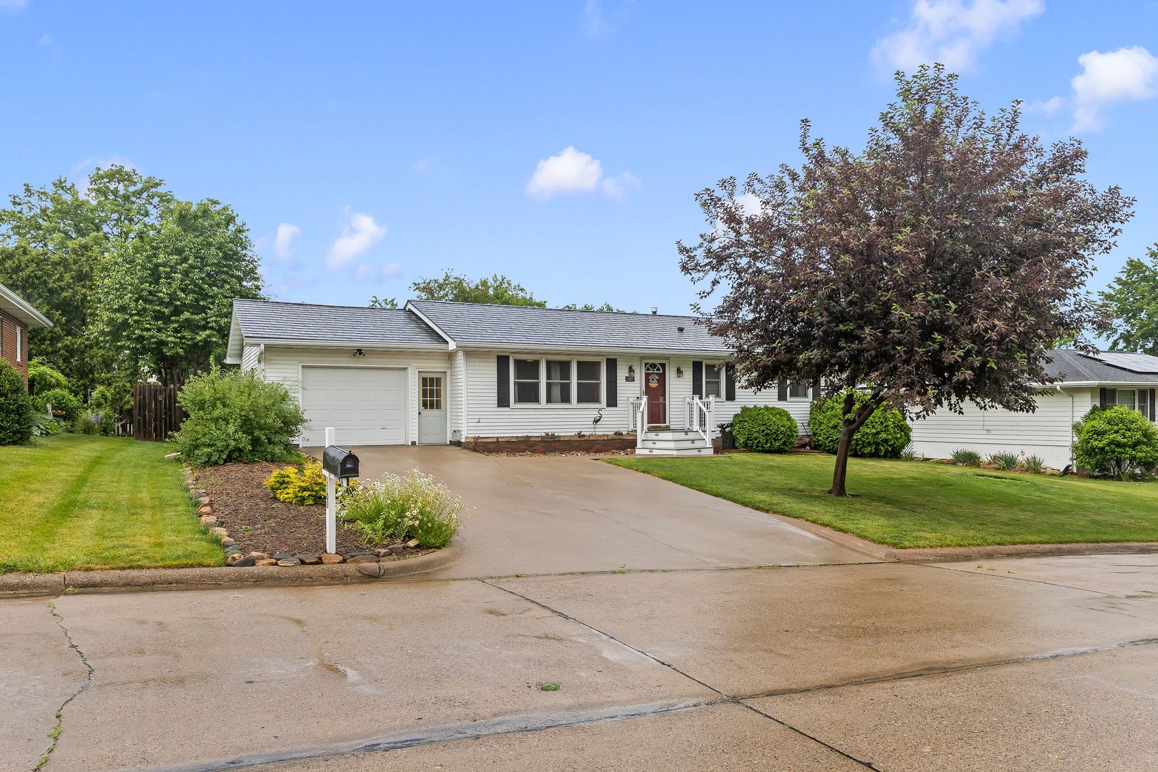 1209 Glenwood Lane — Muscatine, IA 52761