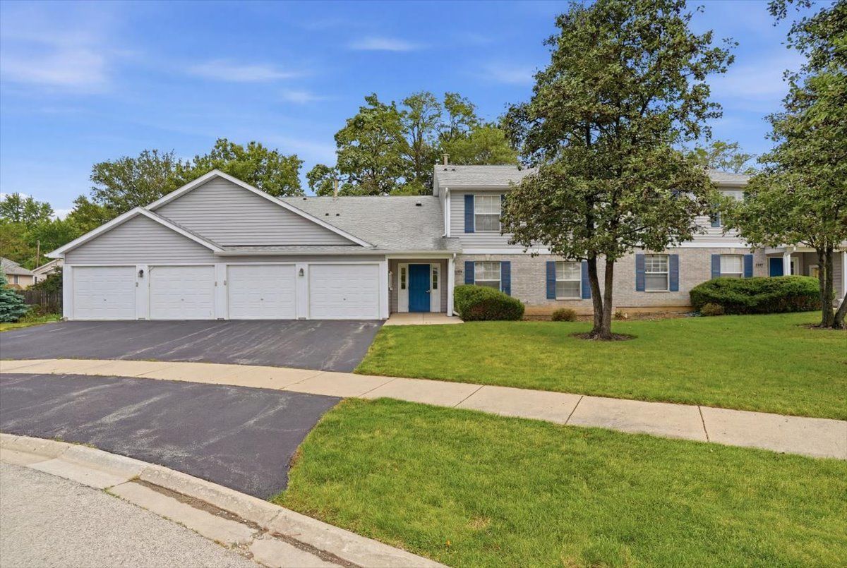 1291 N Red Oak Circle #1 — Round Lake Beach, IL 60073